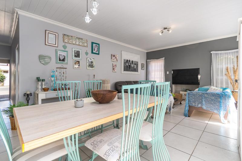 3 Bedroom Property for Sale in Langeberg Western Cape